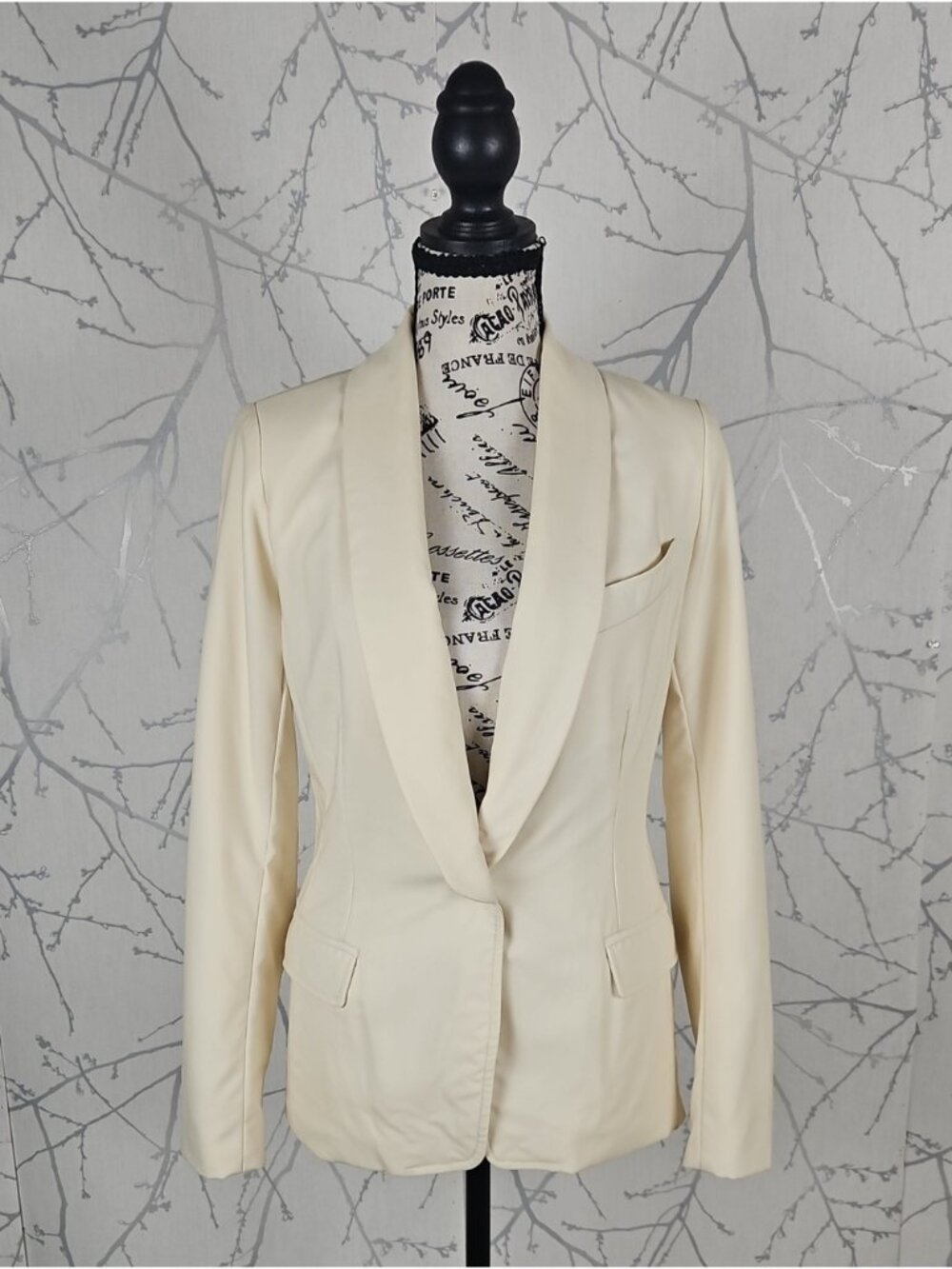 Smythe Ivory 100% Wool Shawl Collar Tuxedo Blazer
